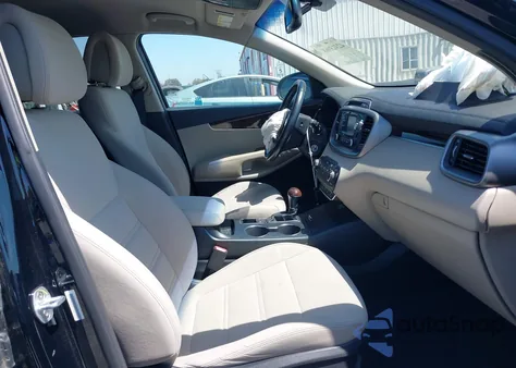 2016 Kia Sorento 3.3L Lx z USA, uszkodzony, nr VIN 5XYPG4A50GG019566